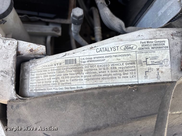 image for item YA3909 2006 Ford F350 Super Duty  bucket truck
