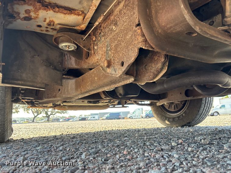 image for item YA3909 2006 Ford F350 Super Duty  bucket truck