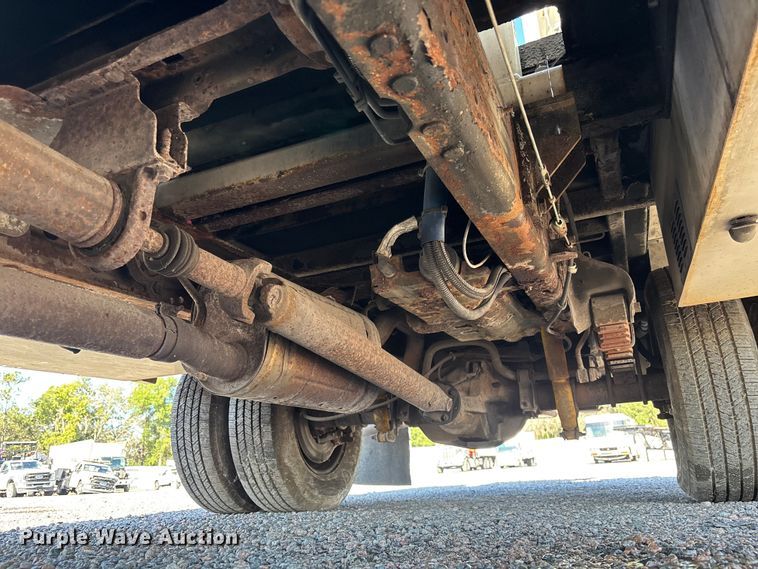image for item YA3909 2006 Ford F350 Super Duty  bucket truck