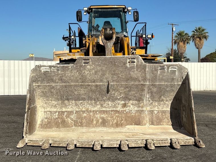 image for item YA3978 2016 Caterpillar 988K wheel loader