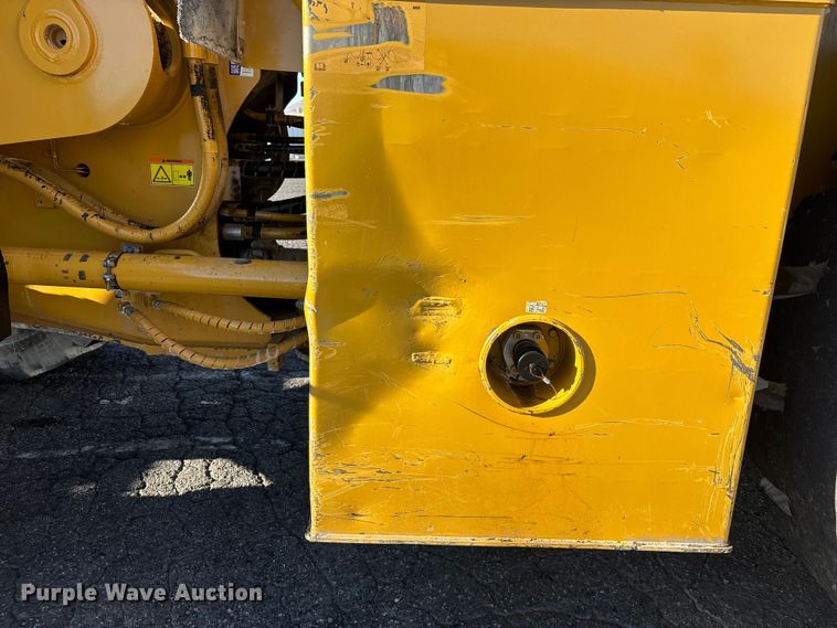 image for item YA3978 2016 Caterpillar 988K wheel loader