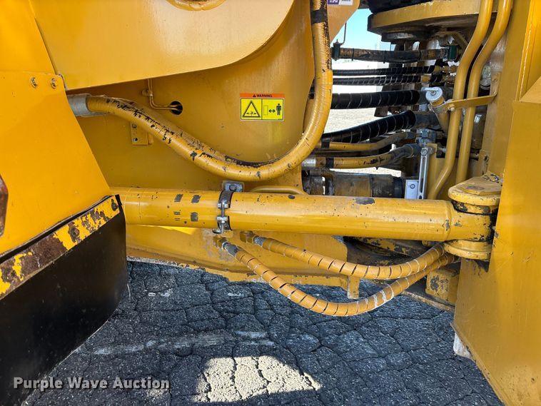 image for item YA3978 2016 Caterpillar 988K wheel loader