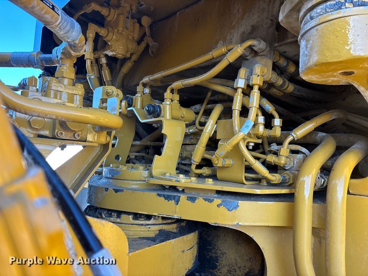 image for item YA3978 2016 Caterpillar 988K wheel loader