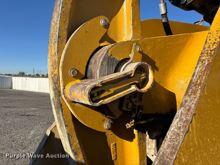 image for item YA3978 2016 Caterpillar 988K wheel loader