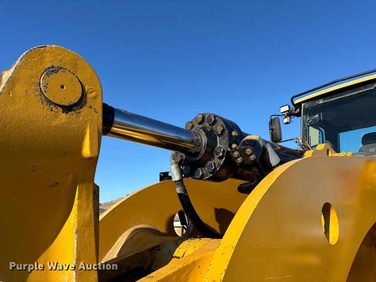 image for item YA3978 2016 Caterpillar 988K wheel loader