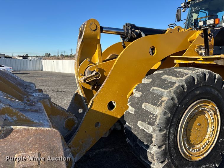 image for item YA3978 2016 Caterpillar 988K wheel loader