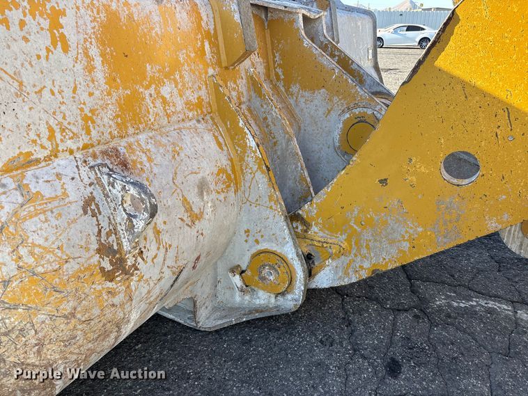 image for item YA3978 2016 Caterpillar 988K wheel loader