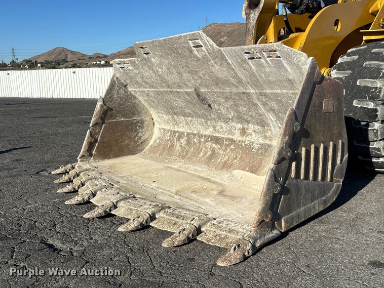 image for item YA3978 2016 Caterpillar 988K wheel loader