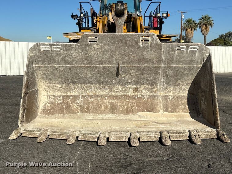 image for item YA3978 2016 Caterpillar 988K wheel loader