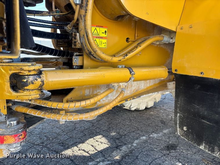 image for item YA3978 2016 Caterpillar 988K wheel loader