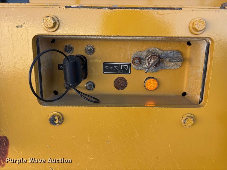 image for item YA3978 2016 Caterpillar 988K wheel loader