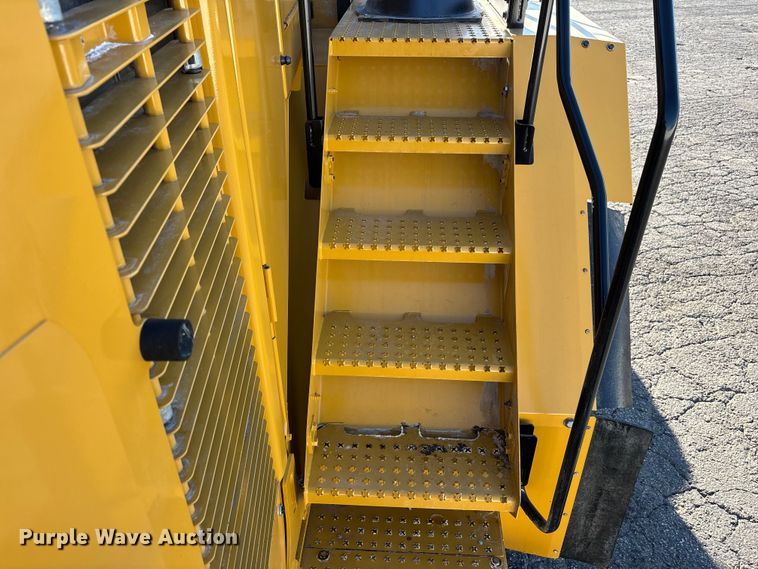 image for item YA3978 2016 Caterpillar 988K wheel loader