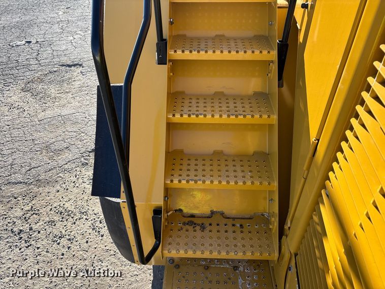image for item YA3978 2016 Caterpillar 988K wheel loader