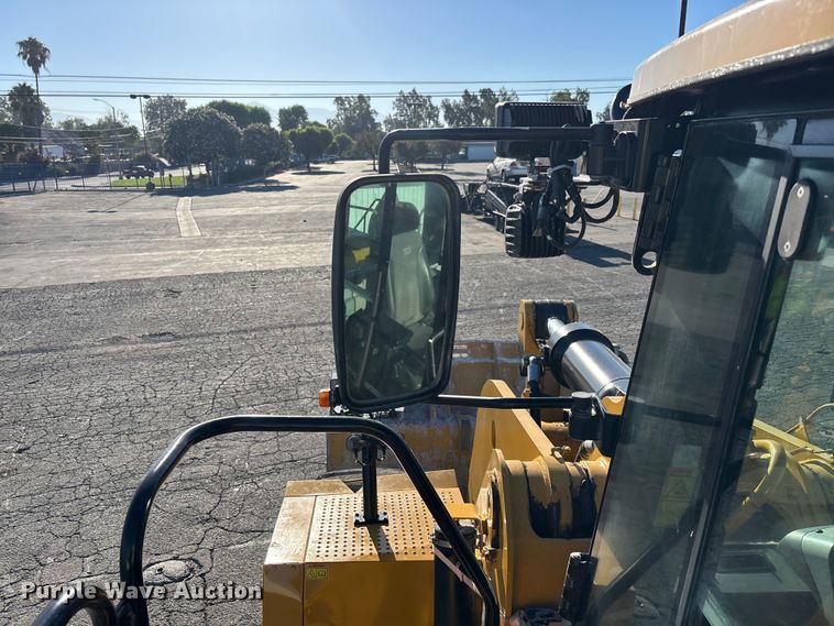 image for item YA3978 2016 Caterpillar 988K wheel loader
