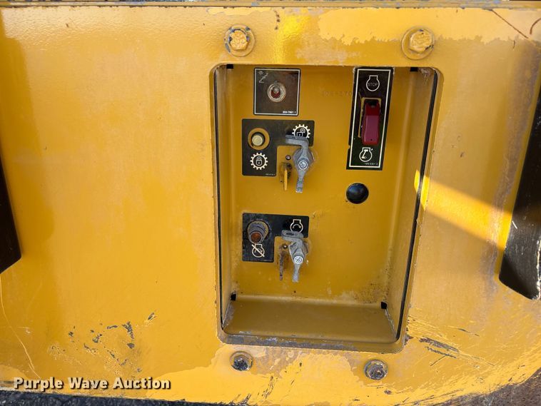 image for item YA3978 2016 Caterpillar 988K wheel loader