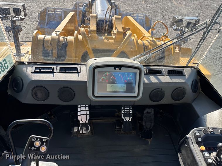 image for item YA3978 2016 Caterpillar 988K wheel loader