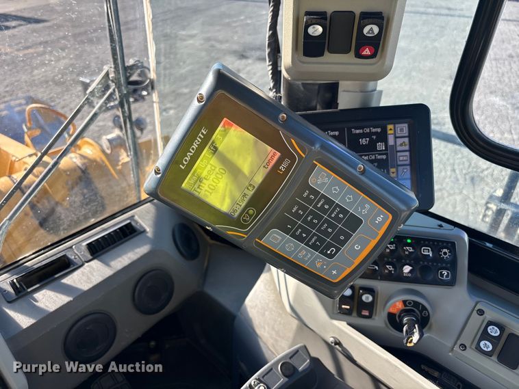 image for item YA3978 2016 Caterpillar 988K wheel loader