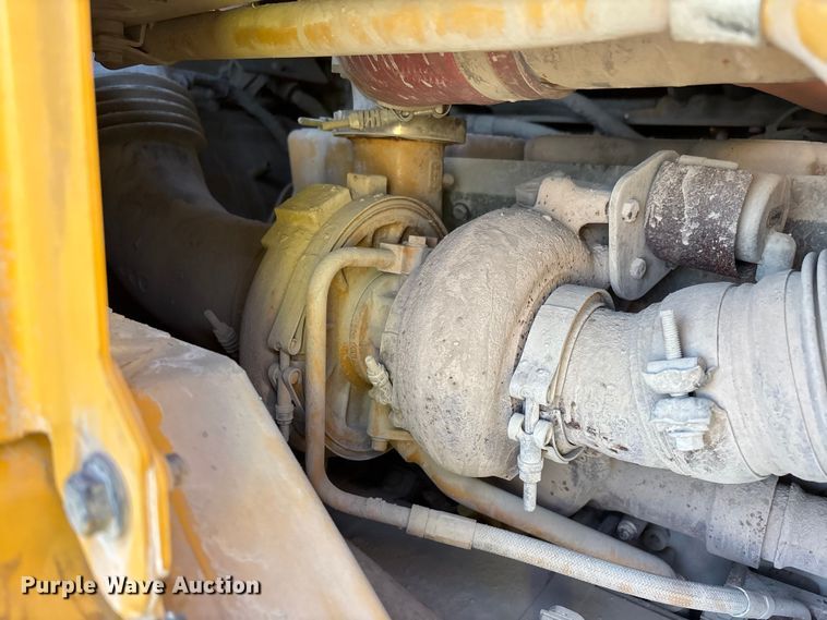 image for item YA3978 2016 Caterpillar 988K wheel loader