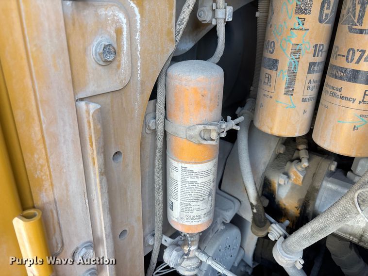 image for item YA3978 2016 Caterpillar 988K wheel loader