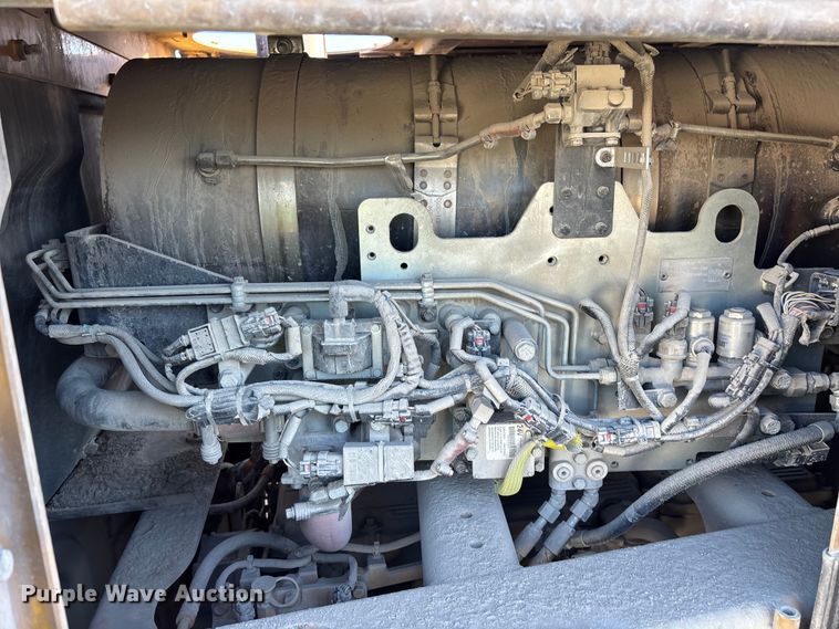 image for item YA3978 2016 Caterpillar 988K wheel loader