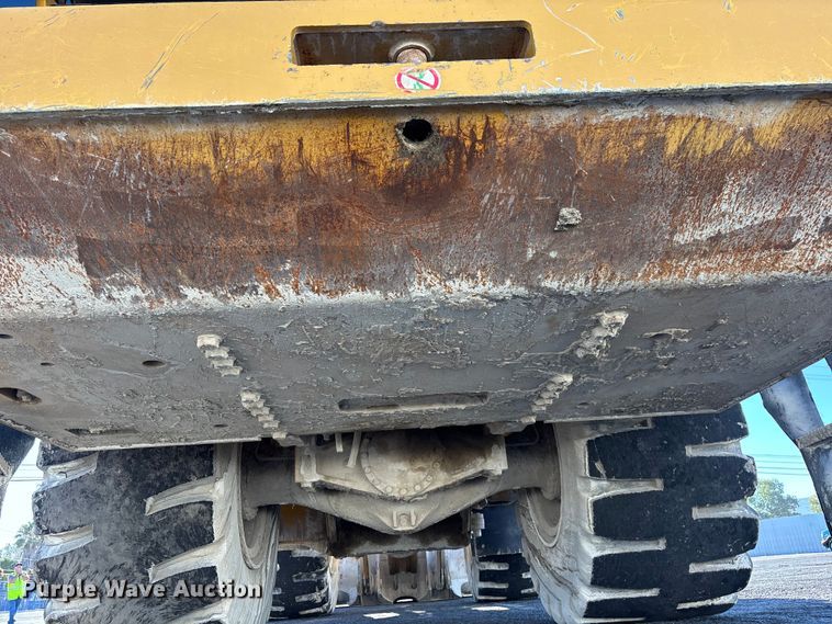 image for item YA3978 2016 Caterpillar 988K wheel loader
