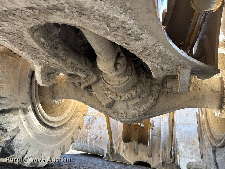 image for item YA3978 2016 Caterpillar 988K wheel loader