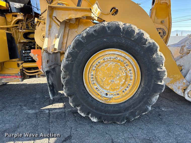 image for item YA3978 2016 Caterpillar 988K wheel loader