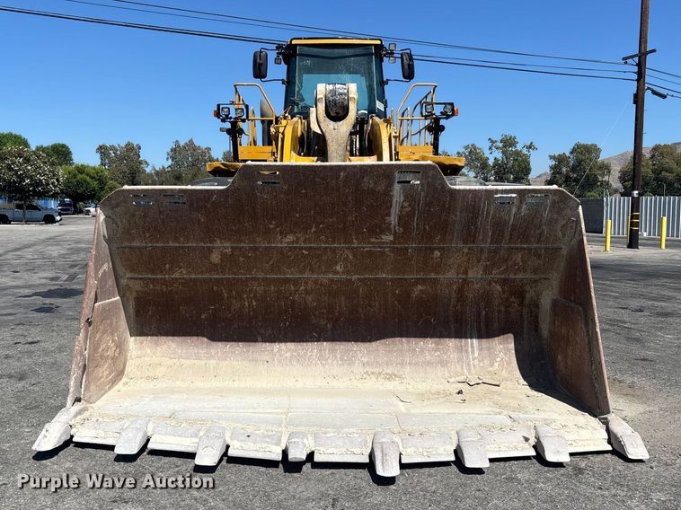 image for item YA3979 2015 Caterpillar 988K wheel loader