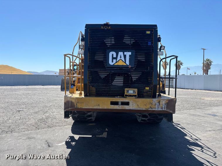 image for item YA3979 2015 Caterpillar 988K wheel loader