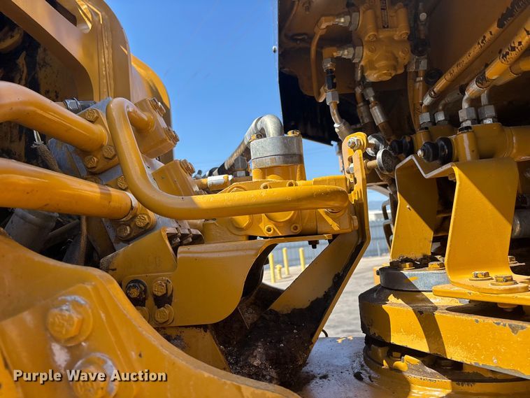 image for item YA3979 2015 Caterpillar 988K wheel loader