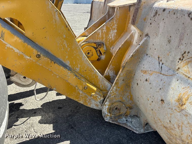 image for item YA3979 2015 Caterpillar 988K wheel loader