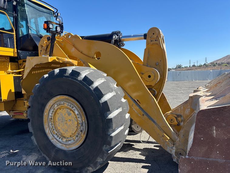 image for item YA3979 2015 Caterpillar 988K wheel loader