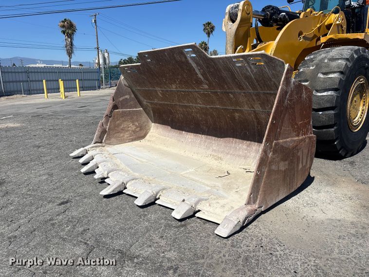image for item YA3979 2015 Caterpillar 988K wheel loader