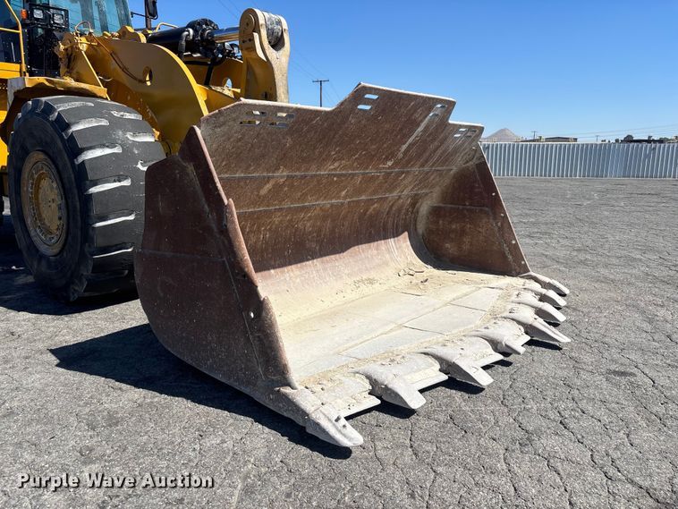 image for item YA3979 2015 Caterpillar 988K wheel loader
