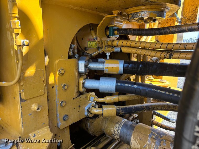 image for item YA3979 2015 Caterpillar 988K wheel loader