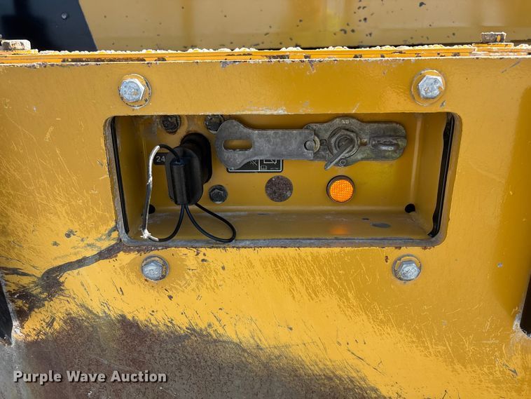 image for item YA3979 2015 Caterpillar 988K wheel loader