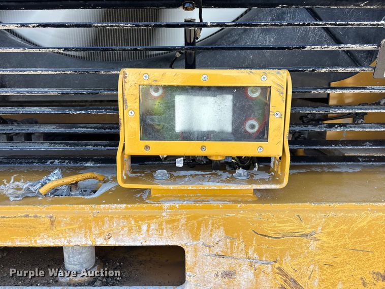 image for item YA3979 2015 Caterpillar 988K wheel loader
