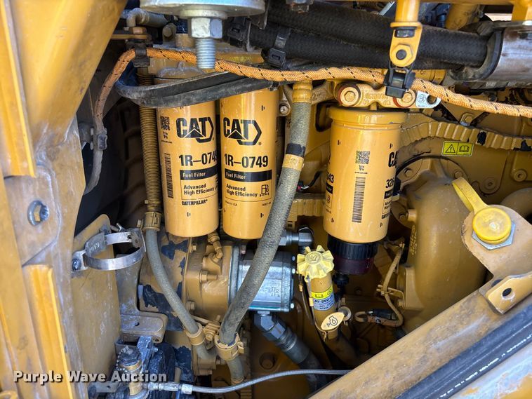 image for item YA3979 2015 Caterpillar 988K wheel loader