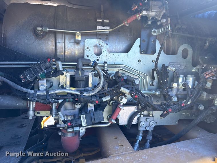 image for item YA3979 2015 Caterpillar 988K wheel loader