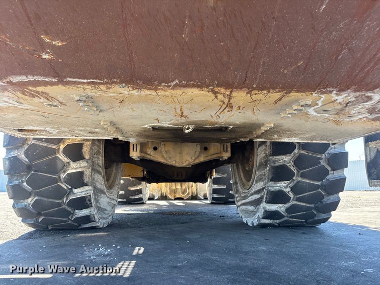 image for item YA3979 2015 Caterpillar 988K wheel loader