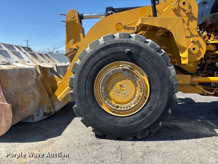 image for item YA3979 2015 Caterpillar 988K wheel loader