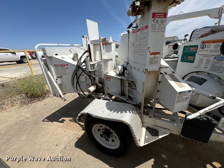 image for item YA4004 2017 Bandit 200 wood chipper