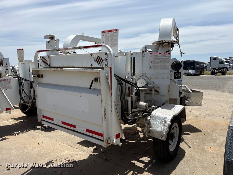 image for item YA4004 2017 Bandit 200 wood chipper