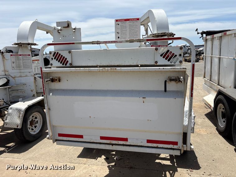 image for item YA4004 2017 Bandit 200 wood chipper