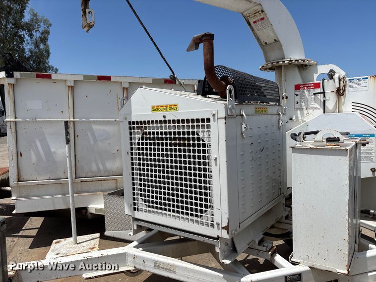 image for item YA4004 2017 Bandit 200 wood chipper