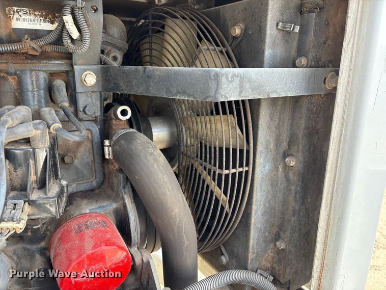 image for item YA4004 2017 Bandit 200 wood chipper