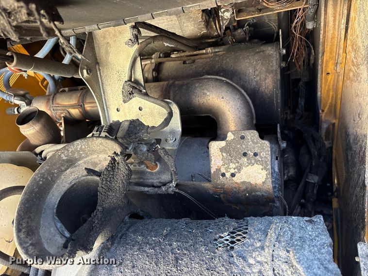 image for item YA4084 2024 John Deere 331G tracked skid steer loader