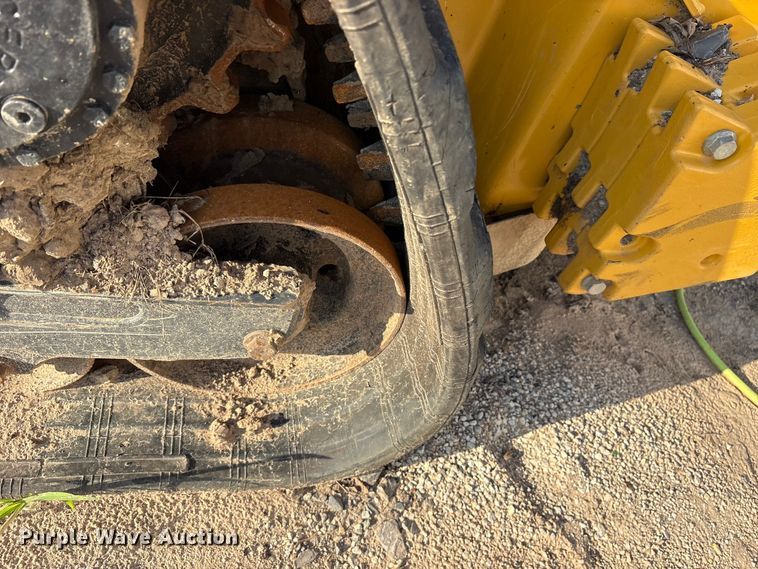 image for item YA4084 2024 John Deere 331G tracked skid steer loader