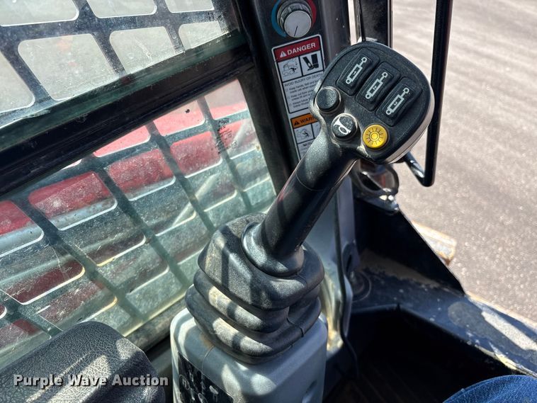 image for item YA4122 2022 Manitou 2600R skid steer loader