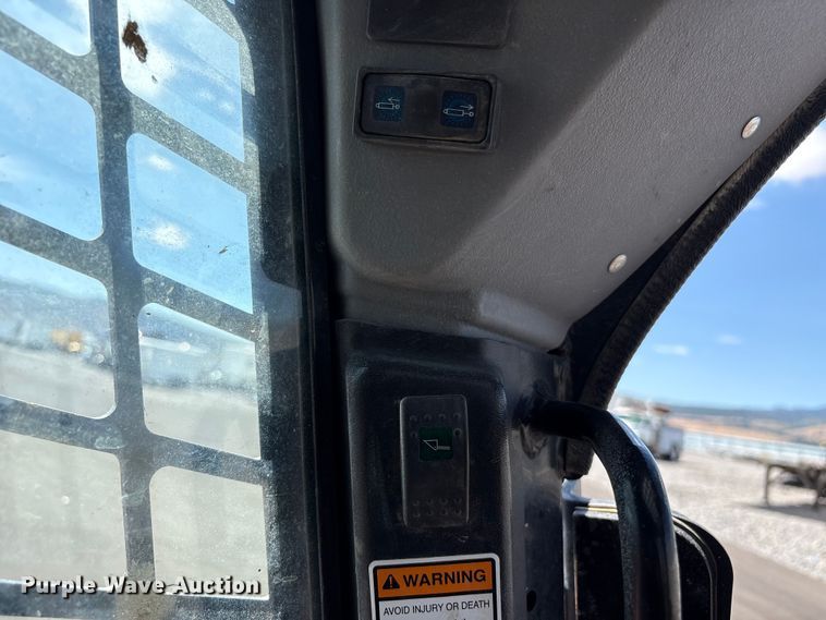 image for item YA4122 2022 Manitou 2600R skid steer loader